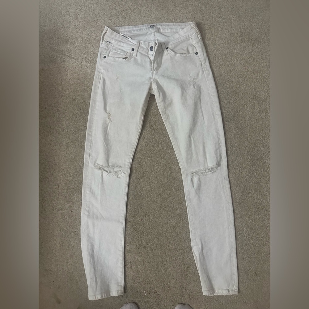 Citizen’s of Humanity white distressed denim size 26